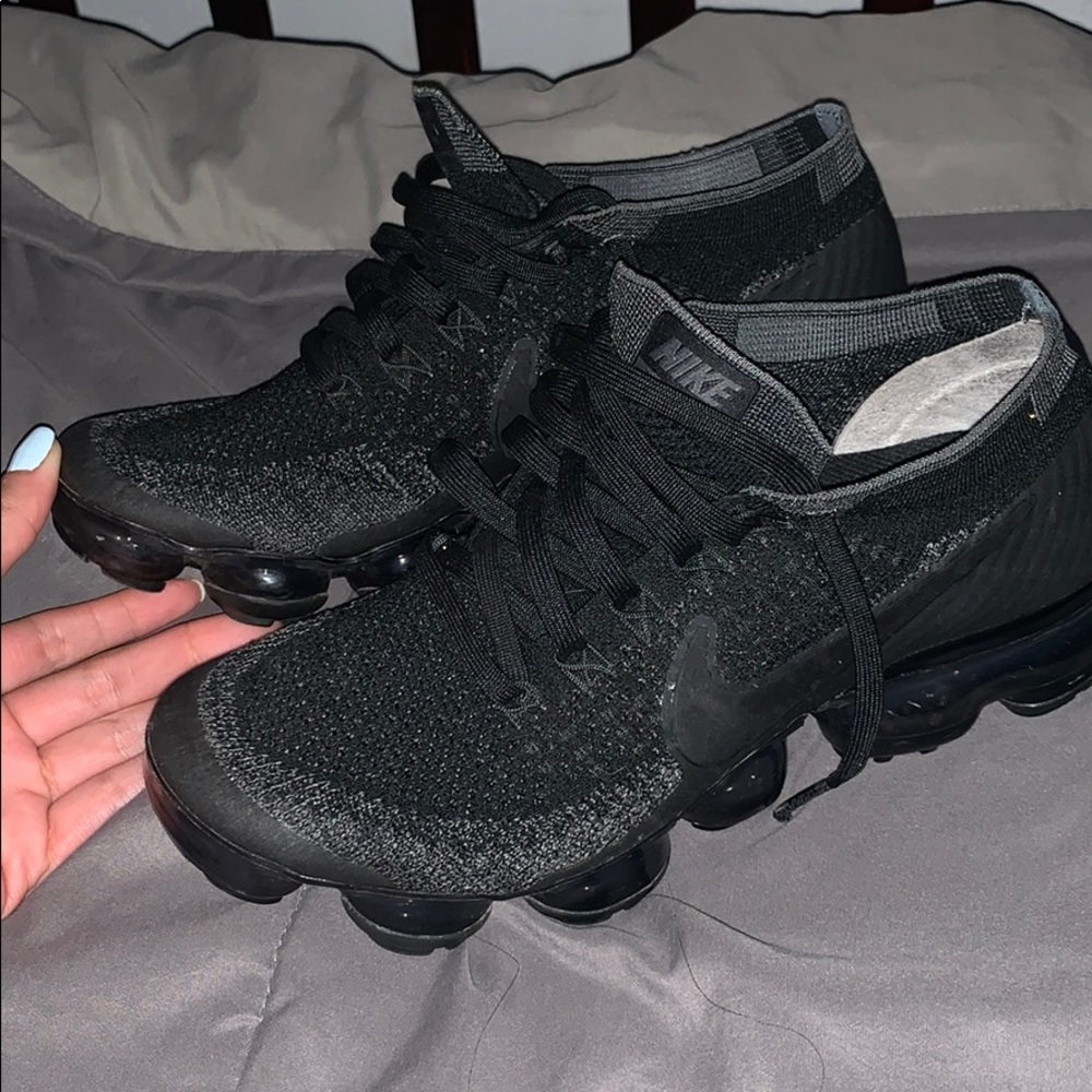 TRIPLE BLACK VAPORMAX 🌚
